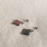 フラワー蝶貝ピアス