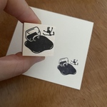 ラバースタンプ　手帳からひょっこり　インク沼に飛び込むウサギ