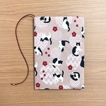  《 四六判》ブックカバー  ハンドメイド  ハチワレ 猫 桃