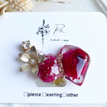 コロンと薔薇のイヤーカフ.*･ﾟプリザーブドフラワー薔薇(ﾁｪﾘｰﾚｯﾄﾞ)  右耳用 レジン イヤーカフ  スワロフスキー使用.ﾟ･*.#343