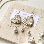 淡水パールとWhiteシェルのボヘミアンピアス*