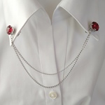 スカーレットのチェーンブローチ