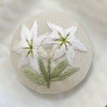 刺繍ブローチorヘアゴム✳︎百合の花