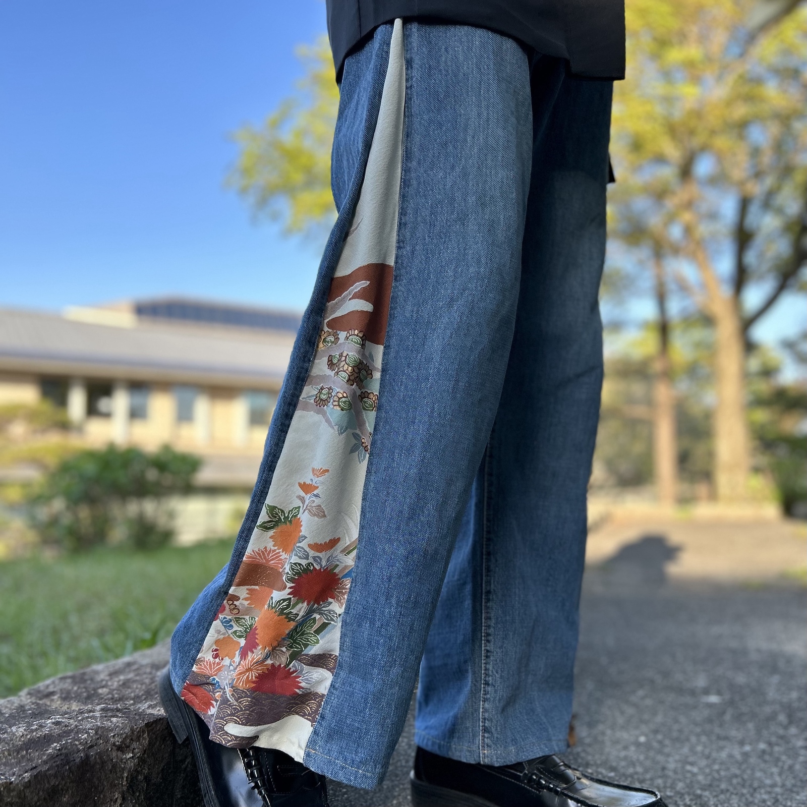 Gap 刺繍デニムパンツ 0/25R 桜-SAKURA 着物リメイク Gap 刺繍デニムパンツ 0/25R 桜-SAKURA 着物リメイク パンツ