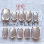 𓊆特集掲載𓊇秋のはじまりグレージュマグネットネイルnailhousejillme 