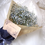 笑顔になる魔法の bouquet❤︎ はじめてのプリザーブド加工済みブーケ！かすみ草が柔らかいままのドライフラワースワッグに！お洒落なブーケ★サムシングブルー他