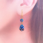 〜 揺れるフックピアス 〜　ゴールド　ぶら下がり　ピアス　ビーズ　アクセサリー　ミルフィオリ　ブルー　青　水色　しずく　雫　カラフル　ガラス