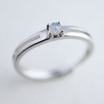 月光石のリング＊天然石＊6月誕生石＊大きめサイズ【elegance】