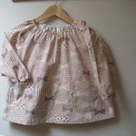 ■トープカラーピンクのリボンのスモック♪サイズ100