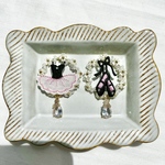 バレリーナ衣装とビーズリースのアクセサリー　お花畑　ピアス　イヤリング　ブローチ　レトロポップ　バレエ　ハート　ホワイト　ピンク　ブラック