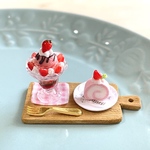 ミニチュア☆いちごパフェといちごロールケーキ