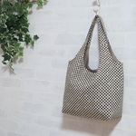小さめ大容量トート　チェック柄　ブロックチェック　上品　くったり　たっぷり入る　おでかけ