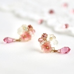 ビオラの花束ピアス/イヤリング（ピンク）