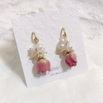 可愛い薔薇とスワロフスキーのイヤリング　ドライフラワー　レジンアクセサリー　joie 