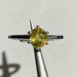 簡易ソーティング付き Rare 6×5mm sphene silver ring 約0.9ct 大粒 希少石 グリーン スフェーンシルバーリング シルバー925  サイズ調整可能　フリーサイズ 