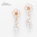 花と揺れるクリスタル(1052) ピアス/ノンホールピアス/樹脂ピアス