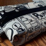 表裏一体 ウェットティッシュケース＋ポケットティッシュケース エプロン白熊ン［モノクロ］ ＝ポケットティッシュ４個収容ラミネートポーチ共通