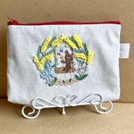 くまさんとミモザの刺繍のポーチ