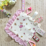 カシャカシャおもちゃ   レース♡ハートのビーズ付き