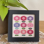 北欧の花の刺繍フレーム　北欧の刺繍額　刺繍フレーム　北欧雑貨