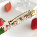 いちご畑のハーバリウムボールペン🍓