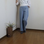 爽やかなワッシャーダンガリーのセミワイドパンツ・杢ブルー（股下丈無料調整）