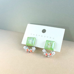 【ネオンカラー】大人でも取り入れやすいY2Kピアス