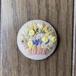 リネン生地刺繍ブローチ