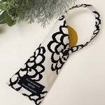 ストラップ付きメガネケース　ダリア柄(黄)