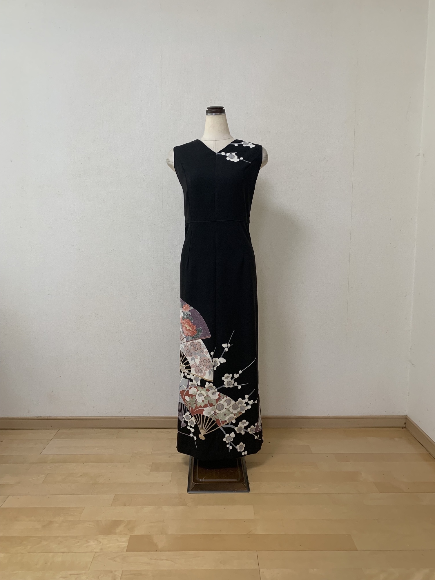 SOLDOUT】京友禅作家 山科春宣 枝梅 扇黒留袖のロング丈フォーマル