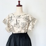 大人の可愛いブラウス＊ウサギのブランコ＊小鳥と鹿　ヒツジ＊シンプルチュニック＊フレンチスリーブ＊コットン100％＊ライトベージュ