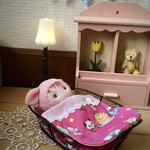 カゴでねんねのふわふわ赤ちゃん人形No.1