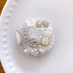 ビーズ刺繍くるみボタン（ヘアゴム/ブローチ）