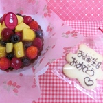 ４号　フルーツいっぱいトッピングのチョコタルト♪(＾◇＾)
