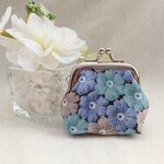 NEW✨　お花かぎ編み風　ぷっくり豆がま口ポーチ　小銭入れ小物入れ　 ハンドメイド　ブルー系　プレゼントにも