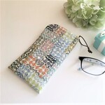 Libertypatch*大人乙女のメガネケース*スリーピングローズ*リバティ*9種類のsleeping rose*リーディンググラス*グラスケース*簡単スマホケース*ご希望の場合はご連絡くださいませ