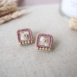 ビーズ刺繍𓍯くすみpink小さなお花squareピアス