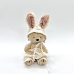 紅茶染めボンネットうさぎ［１３cm］／小さなぬいぐるみ／ハンドメイドミニチュアテディベア