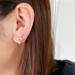 リーフ ボディピアス ゴールド 揺れる 花 ステンレス ジルコニア 軟骨 20G 片耳　ピアス　