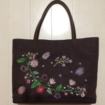 細やかビーズ刺繍の草花バッグ