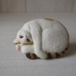 豆猫ブローチ・白縞～Ａ