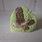 豆フクロウブローチ～グリーンリーフ