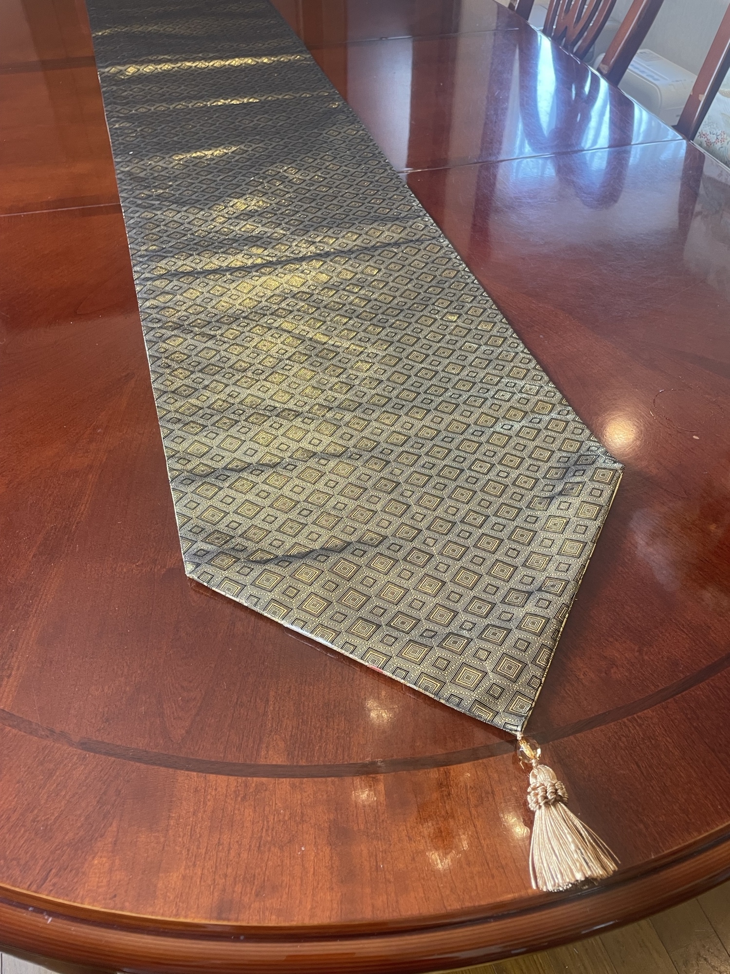 1635 豪華純金箔刺繍 袋帯で作ったタッセル付き正絹テーブル
