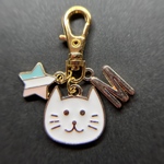 猫　イニシャルキーホルダー