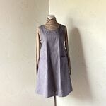 グレー系　綿ポリ　紬調ストライプ　横ボタンのふんわりすっきりフレアーエプロンドレス　95