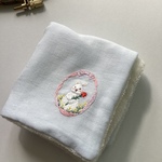 ガーゼハンカチ　たたずむうさぎさんの刺繍
