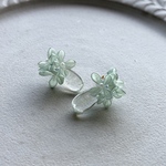 春風④グリーンアメジストと小さなお花のイヤーアクセサリー