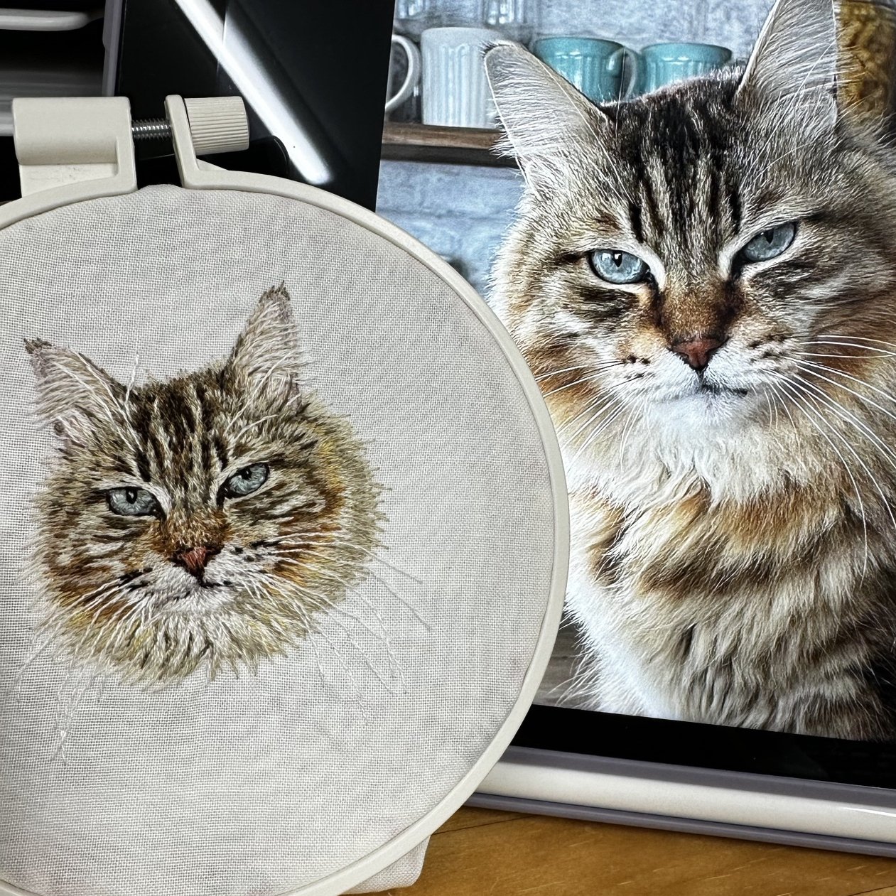ねこフレーム☆オーダーメイド☆うちのこグッズ猫刺繍でフレームに