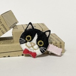 【 オーダー 】ハチワレ黒白猫ちゃんの刺繍ヘアクリップ 中サイズ ハンドメイド kagisippo7  うちの子オーダー うちの子デザイン うちの子グッズ 動物モチーフ 猫