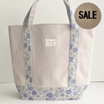 【SALE】トートバッグL  YUWA小花柄×帆布グレージュ　外ポケットあり